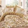 Lenjerie de pat de lux din satin Hobby Home Antonia Gold în nuanțe auriu și crem, design floral