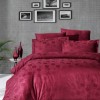 Lenjerie de pat vișinie cu design floral jacquard cu trifoi din bumbac satinat mercerizat, model Story Home Clover Burgundy, set 6 piese.