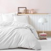 Lenjerie de pat din bumbac satinat CottonBox cu model dungi albe discrete