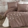 Lenjerie de pat maro Fiore din satin de bumbac cu broderii albe și crem și aplicații 3D, set Clasy
