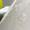 Lenjerie de pat ecru din satin cu broderii 3D delicate, model Cotton Box Pure, realizată din bumbac 100% satinat.