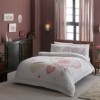 Lenjerie de pat Ranforce Alice Pembe cu design floral și inimioare în nuanțe de roz și alb
