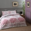 Lenjerie de pat Ranforce Aryan Pink cu design elegant în roz și alb decorată cu motive florale