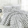 Lenjerie de pat din bumbac ranforce Reina cu design minimalist în cruci negre pe fundal alb