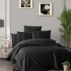 Lenjerie de pat dublu Story Home din bumbac satinat, culoare negru, set 6 piese, dungi discrete.