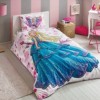 Lenjerie de pat Disney Tac Barbie Dream, imprimeu albastru roz alb cu Barbie în rochie de bal, 3 piese, bumbac.