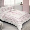 Lenjerie de pat Dora Pembe din satin alb cu broderii florale roz, set Tac