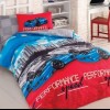 Lenjerie de pat 1 persoană roșu, albastru și gri cu design mașini sport, ambalată în cutie elegantă
