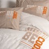 Lenjerie pat 1 persoană din bumbac 100% ranforce, Cotton Box Cool Maro, cu broderie „JUST BE COOL” în tonuri bej-portocaliu și nasturi decorativi