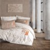 Lenjerie pat 1 persoană din bumbac 100% ranforce, Cotton Box Cool Maro, cu broderie „JUST BE COOL” în tonuri bej-portocaliu și nasturi decorativi