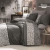 Lenjerie de pat din bumbac ranforce 100% cu 6 piese, model floral clasic în nuanțe de gri și alb, decorată cu detalii elegante și accente sofisticate