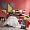 Lenjerie de pat cu elastic pentru saltea de 160x200 cm, design geometric viu colorat în roșu, galben, albastru și negru, bumbac 100% ranforce
