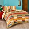 Lenjerie de pat cu elastic pentru saltea de 160x200cm din bumbac 100% ranforce, model Tac Martin, set de 4 piese, în culori vibrante de roșu, galben, albastru și portocaliu.