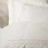 Lenjerie pat Riley Ecru CottonBox 200x220 cm cu broderie circulara si design modern