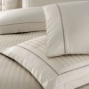 Lenjerie de pat Orcella Bej Wind La Romano, bumbac satinat 300TC, dungi discrete si borduri cu cusaturi decorative