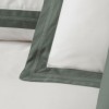Lenjerie pat de lux Alara Crem La Romano, satin bumbac 300TC, crem cu verde si broderie decorativa