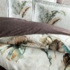 Lenjerie de pat La Romano Hira Iron bumbac satinat 300 TC frunze de palmier si monstera verde maro pe fond crem