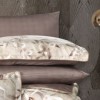 Lenjerie de pat La Romano Kiana Wooden bumbac satinat 300 TC model floral bej maro cu flori crem