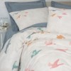 Lenjerie de pat dublu bumbac 100% ranforce, Cotton Box Kaija, cu imprimeu pescăruși colorați în pastel pe fundal crem texturat, cearceaf gri contrastant