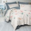Lenjerie de pat dublu bumbac 100% ranforce, Cotton Box Kaija, cu imprimeu pescăruși colorați în pastel pe fundal crem texturat, cearceaf gri contrastant