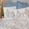 Lenjerie de pat dublu din bumbac 100% ranforce, Cotton Box Zanora, cu imprimeu geometric etnic în nuanțe de bej, maro și albastru pe fundal crem