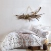 Lenjerie de pat dublu din bumbac 100% ranforce, model Cotton Box Harley Beige, cu motive paisley bej și alb.