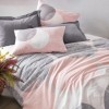 Lenjerie de pat dublu bumbac 100% Ranforce Leron Grey cu design în cercuri și tonuri de roz pal și gri pe fundal alb