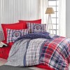 Lenjerie pat dublu bumbac 100% ranforce Cotton Box Marco Red, design clasic în carouri și dungi în roșu, albastru și gri.