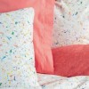 Lenjerie de pat Cottonbox din bumbac 100% ranforce, design modern în coral și alb, cu motive abstracte și accente colorate