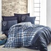 Lenjerie pat dublu bumbac 100% ranforce Cotton Box Pablo Dark Blue, design modern în carouri și dungi în albastru închis, alb și gri.