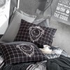 Lenjerie pat dublu bumbac 100% ranforce Cotton Box Ramos Anthracite, design modern în carouri și dungi în antracit, alb și gri.