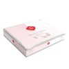 Lenjerie de pat din bumbac ranforce 100% cu model grafic și floral abstract în nuanțe de roz și alb, decorată cu linii artistice și accente moderne