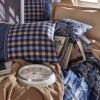 Lenjerie pat dublu bumbac 100% ranforce Cotton Box Silvio Mink, design elegant în carouri și motive paisley în albastru, bej și alb.