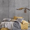 Lenjerie de pat dublu din bumbac 100% ranforce, model Nedra Beige, cu design în dungi și motive geometrice în nuanțe de gri, bej și galben pe fundal bej.