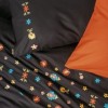 Lenjerie pat dublu bumbac 100% ranforce Cotton Box Liker Negru, cu broderie florală manuală multicoloră pe fundal negru și față cărămizie