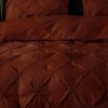Llenjerie de pat din finet maro inchis cu pliuri decorative, 6 piese