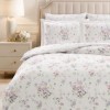 lenjerie pat dublu satin TAC Claudine cu imprimeu floral pastelat, flori roz, mov, bleu si fluturi pe fundal alb
