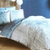 Lenjerie de pat dublu din satin albastru și gri, model Leora, cu imprimeu digital elegant