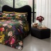 lenjerie pat dublu satin TAC Seraphina cu imprimeu floral lalele trandafiri narcise si zambile pe fundal verde