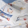 Set lenjerie pătuț Seaman Bleu Cotton Box din bumbac 100 % ranforce, imprimeu ursuleț marinar, corăbioară și elemente nautice pe fond alb cu buline