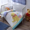 Lenjerie de pătuț Disney Winnie the Pooh, design colorat cu norișori, curcubee și inimioare, 4 piese, bumbac