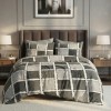 Lenjerie pat dublu patrate gri 6 piese bumbac poliester model geometric modern