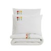 Lenjerie de pat Mina cu broderie florală în culori vii pe fundal alb și cearșafuri roz intens, bumbac ranforce, marca CottonBox.