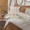 Lenjerie de pat Cotton Box Nomi Beige, bumbac 100% ranforce, broderii elegante, set 6 piese, culori bej și crem.