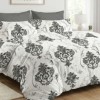 Lenjerie de pat dublu alba cu model baroc gri