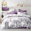 Lenjerie de pat dublu alba cu imprimeu flori mov violet si cearsaf drept uni mov violet