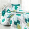 Lenjerie de pat din bumbac ranforce Arles cu design geometric asimetric, forme albe, verzi, turcoaz și galbene, și puncte mici