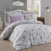 Lenjerie de pat din bumbac ranforce Bahar Home Karin V2 cu design floral delicat în nuanțe de mov și verde pe fundal alb.