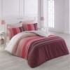 Lenjerie de pat din bumbac ranforce Bahar Home Summer V3 cu design geometric în nuanțe de roșu și roz.