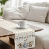 Napron Paste 40x200 cm bumbac 100%, model cu iepurași, ghirlande și coș pascal – Club Cotton Feta